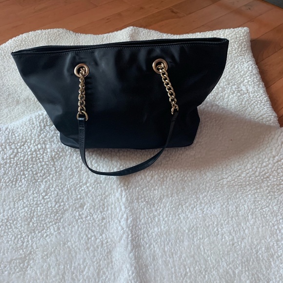 Black Calvin Klein tote purse, medium size with a zipper and leather handles - Picture 3 of 8
